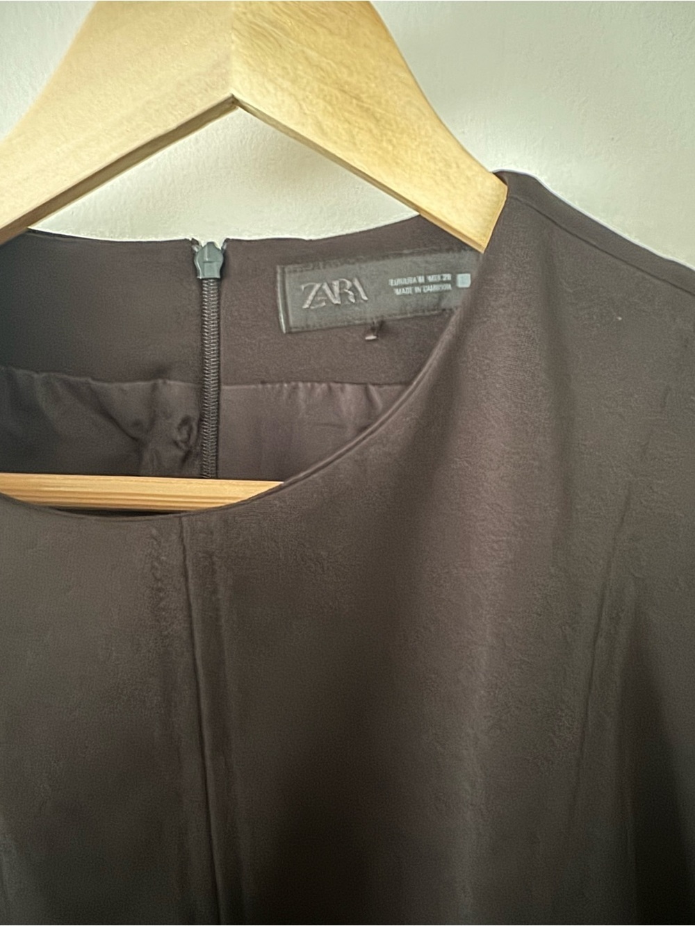Zara Black Sleeveless Shift Dress Minimalist Knee Length Career Chic Medium - Picture 3 of 4